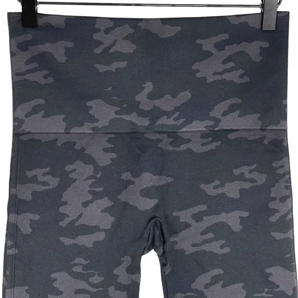 Spanx Leggings Large Seamless Tummy Control Shaping Smoothing Camo Look at Me - Picture 6 of 9